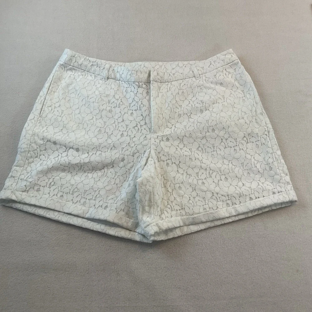 Lane Bryant Shorts Womens 16 White Lace Chino Flat Front Roll Cuffs Pockets‎